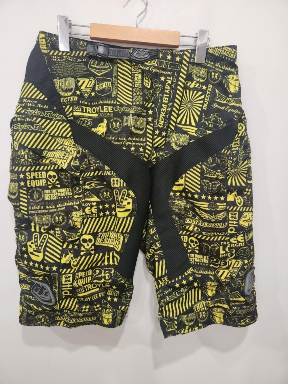 Troy Lee Designs Shorts Mens 32 Black Yellow MTB BMX Biker Adjustable Waist Moto